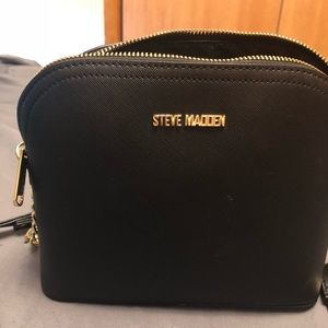 Black Steve Madden crossbody